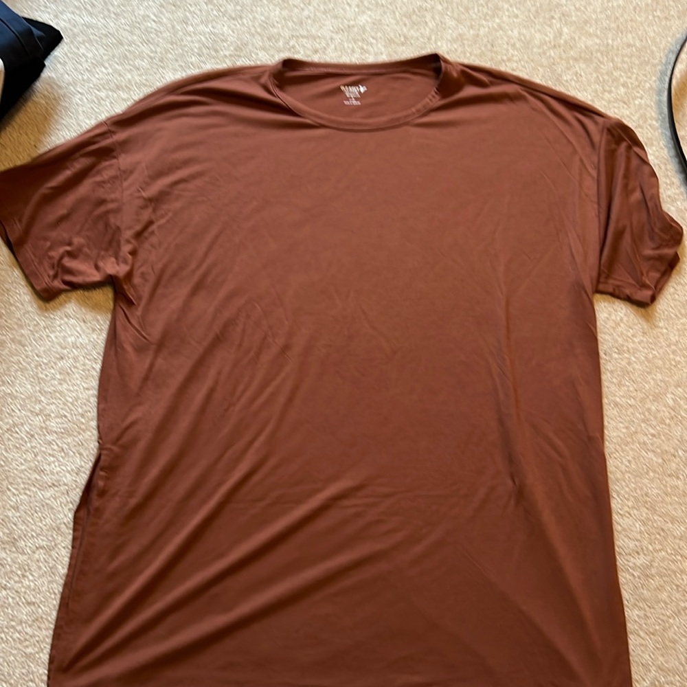 Old Navy Active Ultralite oversized tee,  split sides, new, rust/plum color